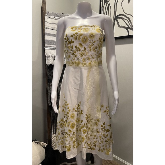 Spenser Jeremy Dresses & Skirts - Spenser Jeremy Ivory Embroidered Floral Dress Fully Lined Women’s Sz 8 Strapless